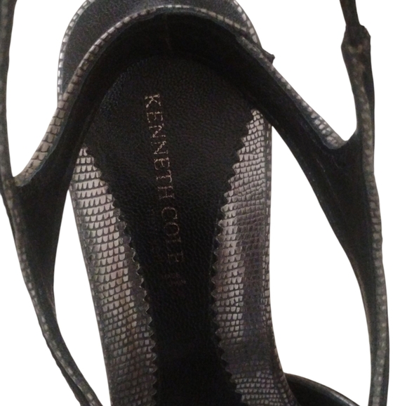 Kenneth Cole Black Shiny  Wedge Strappy Sandals Women’s 9.5 - Picture 5 of 5
